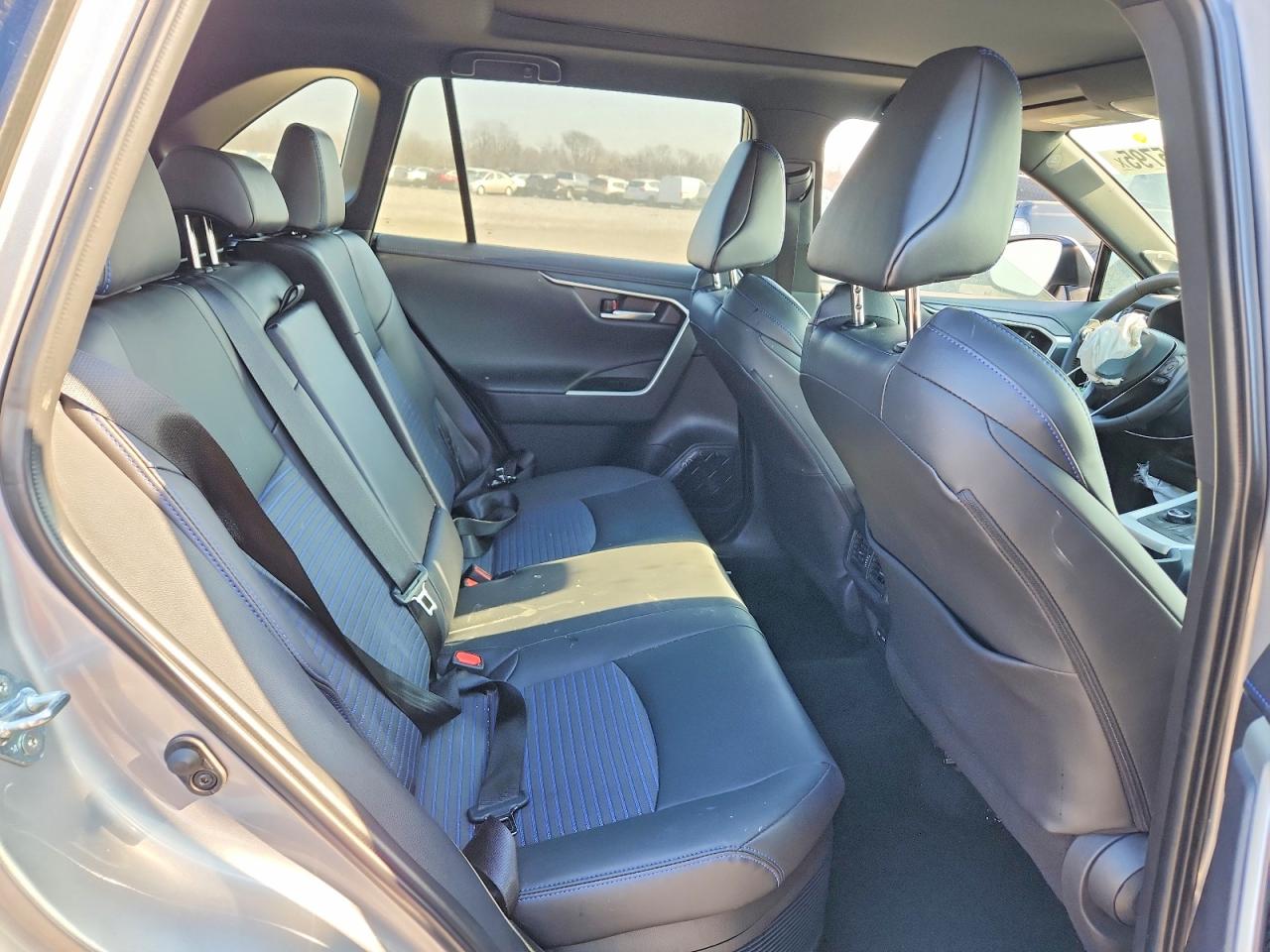 2025 TOYOTA RAV4 XSE photo 21