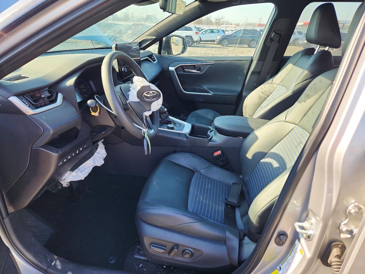2025 TOYOTA RAV4 XSE photo 13