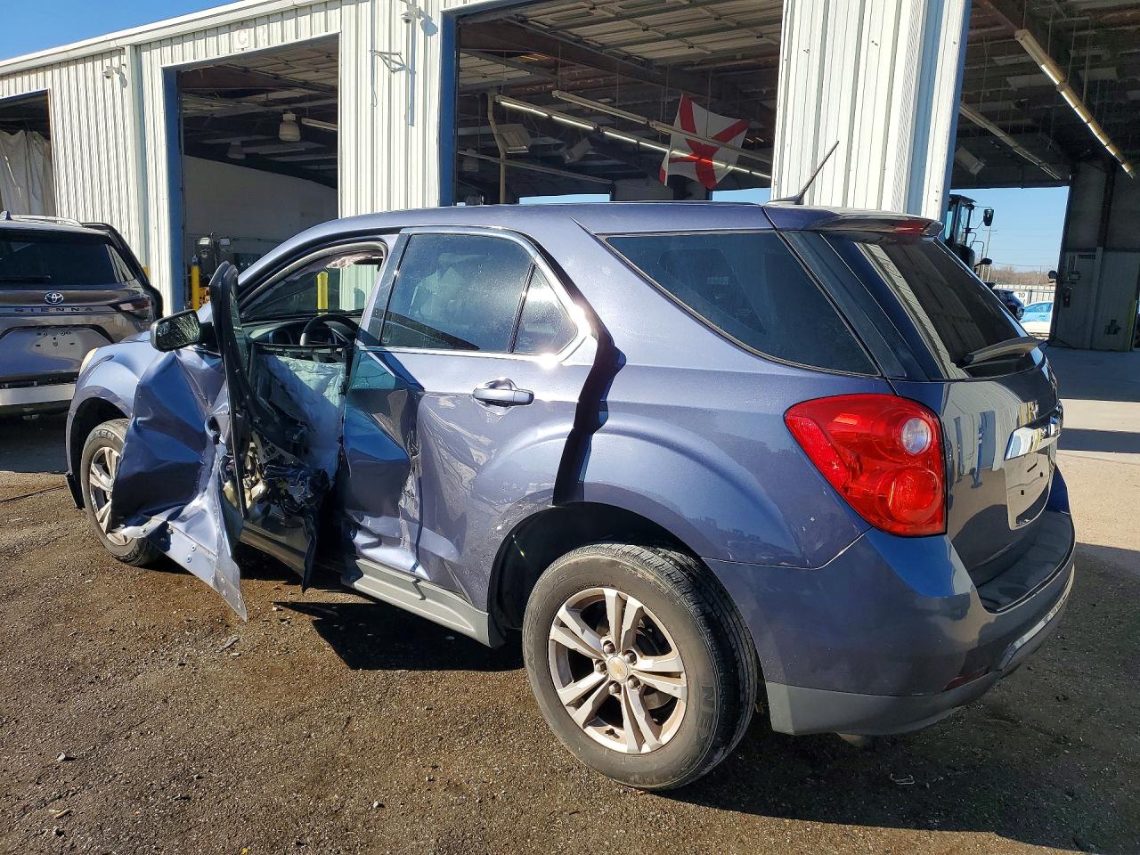 2014 CHEVROLET EQUINOX LS photo 3