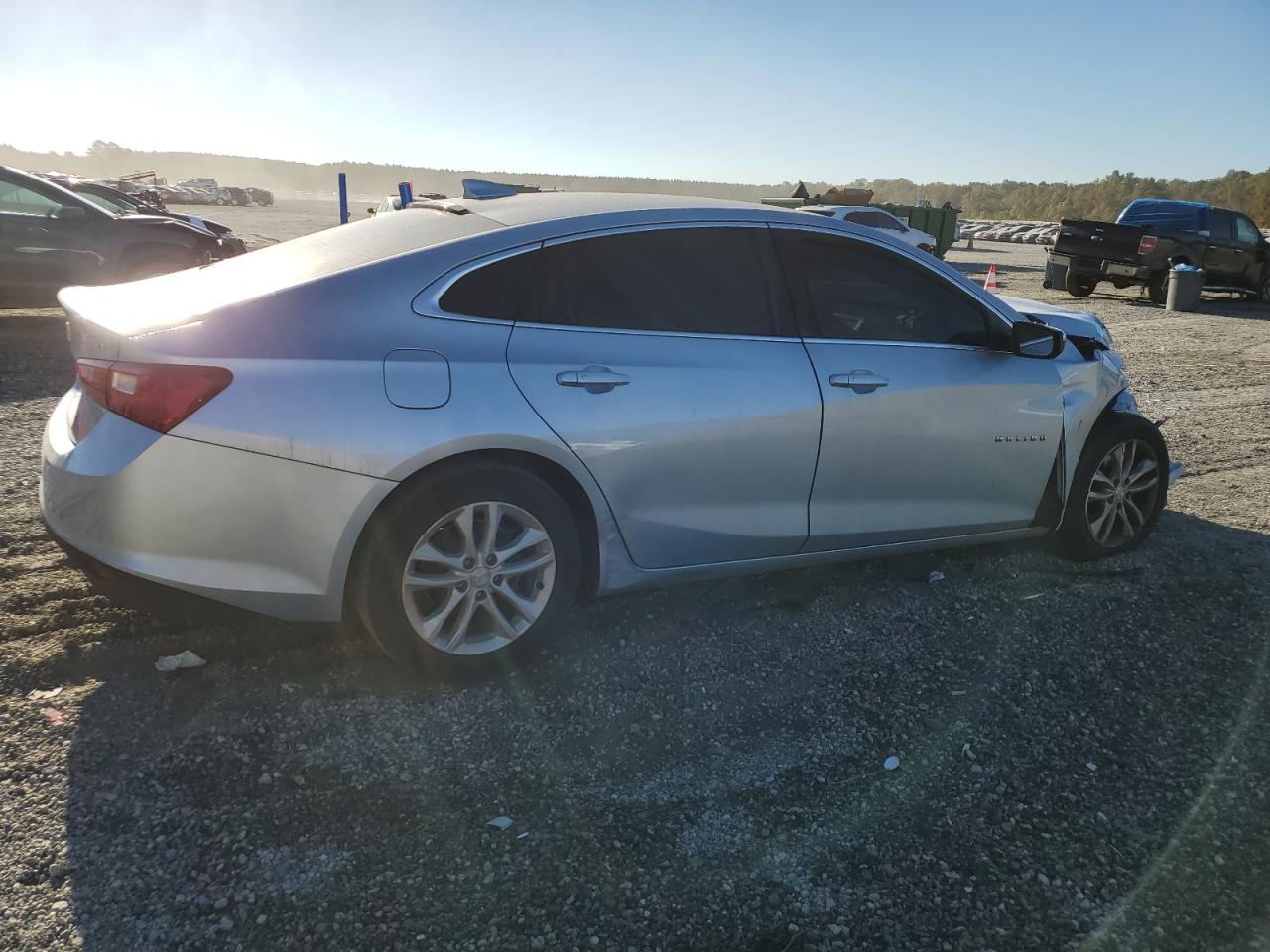 2017 CHEVROLET MALIBU LT photo 3