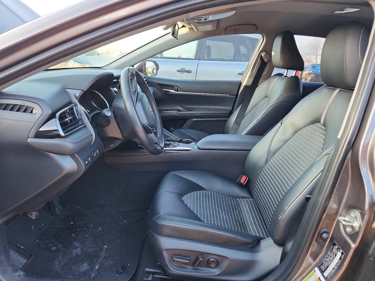 2019 TOYOTA CAMRY L photo 13