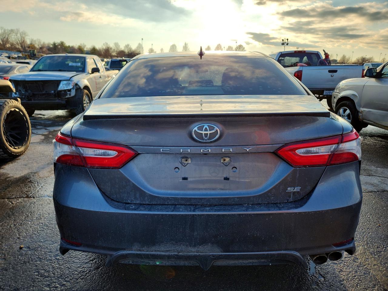 2019 TOYOTA CAMRY L photo 11