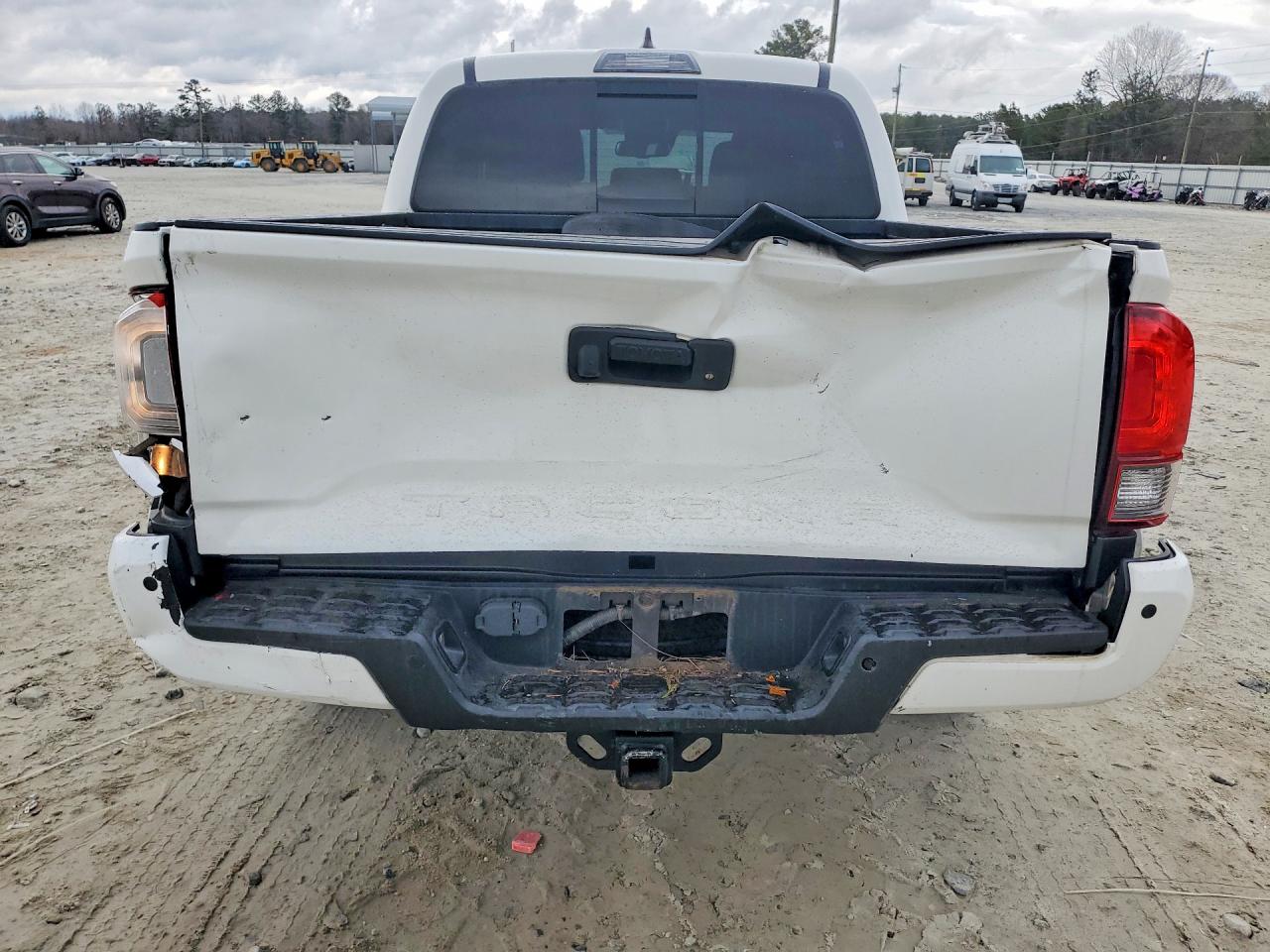 2019 TOYOTA TACOMA DOUBLE CAB photo 16