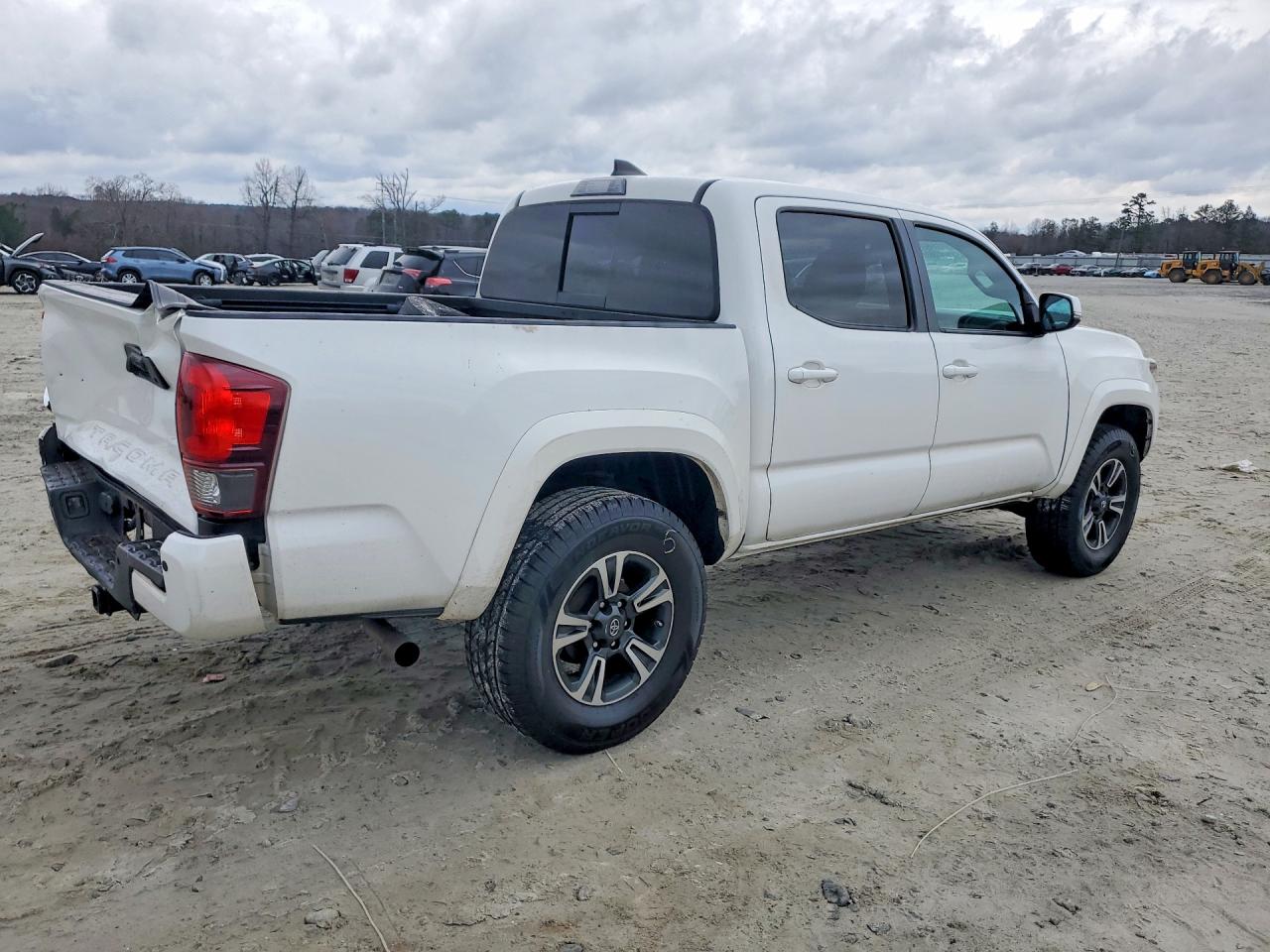 2019 TOYOTA TACOMA DOUBLE CAB photo 7