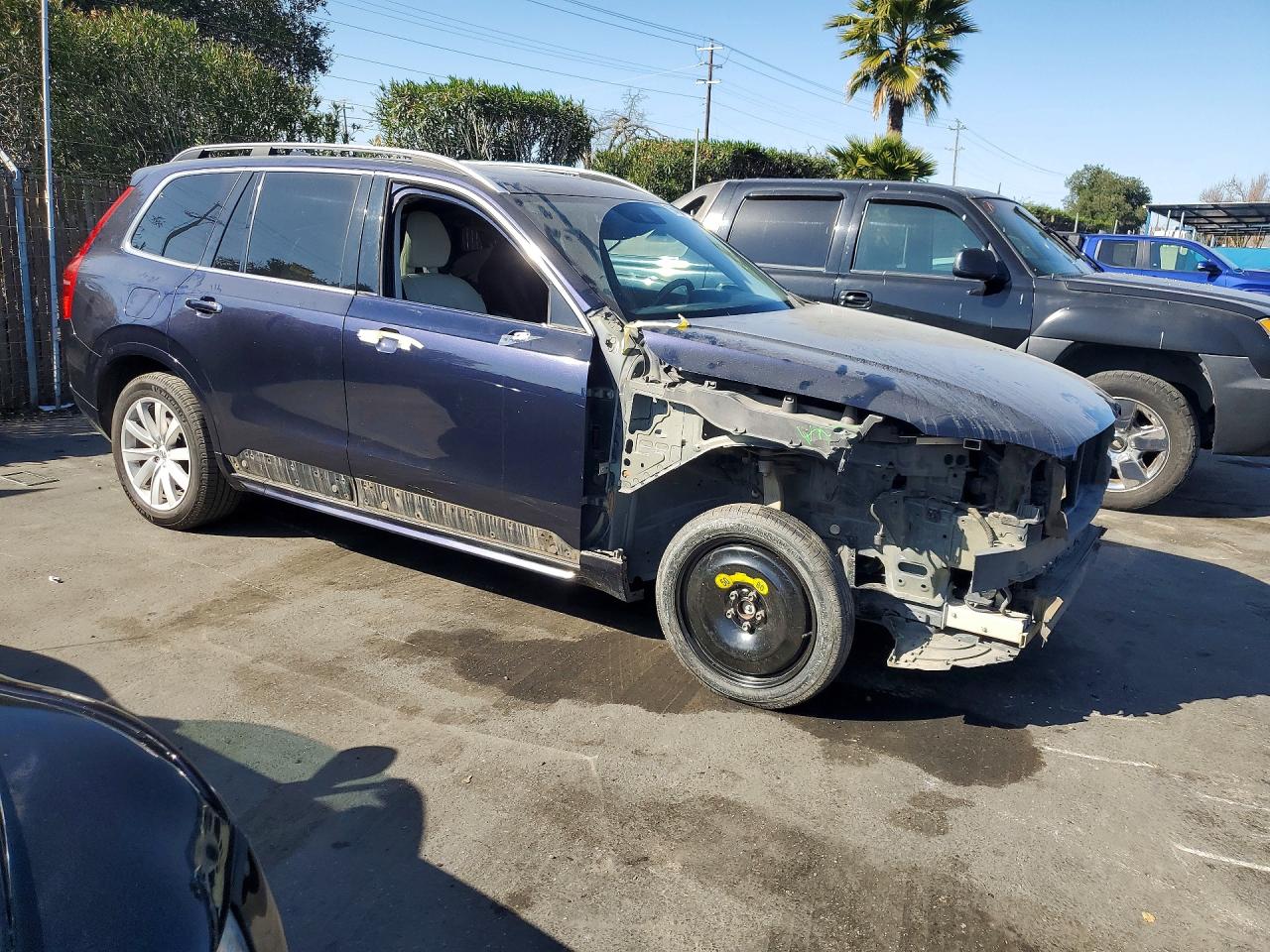2016 VOLVO XC90 T6 photo 4