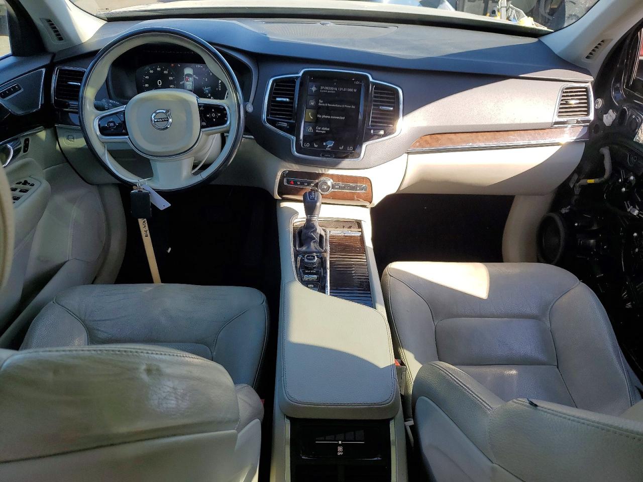 2016 VOLVO XC90 T6 photo 8