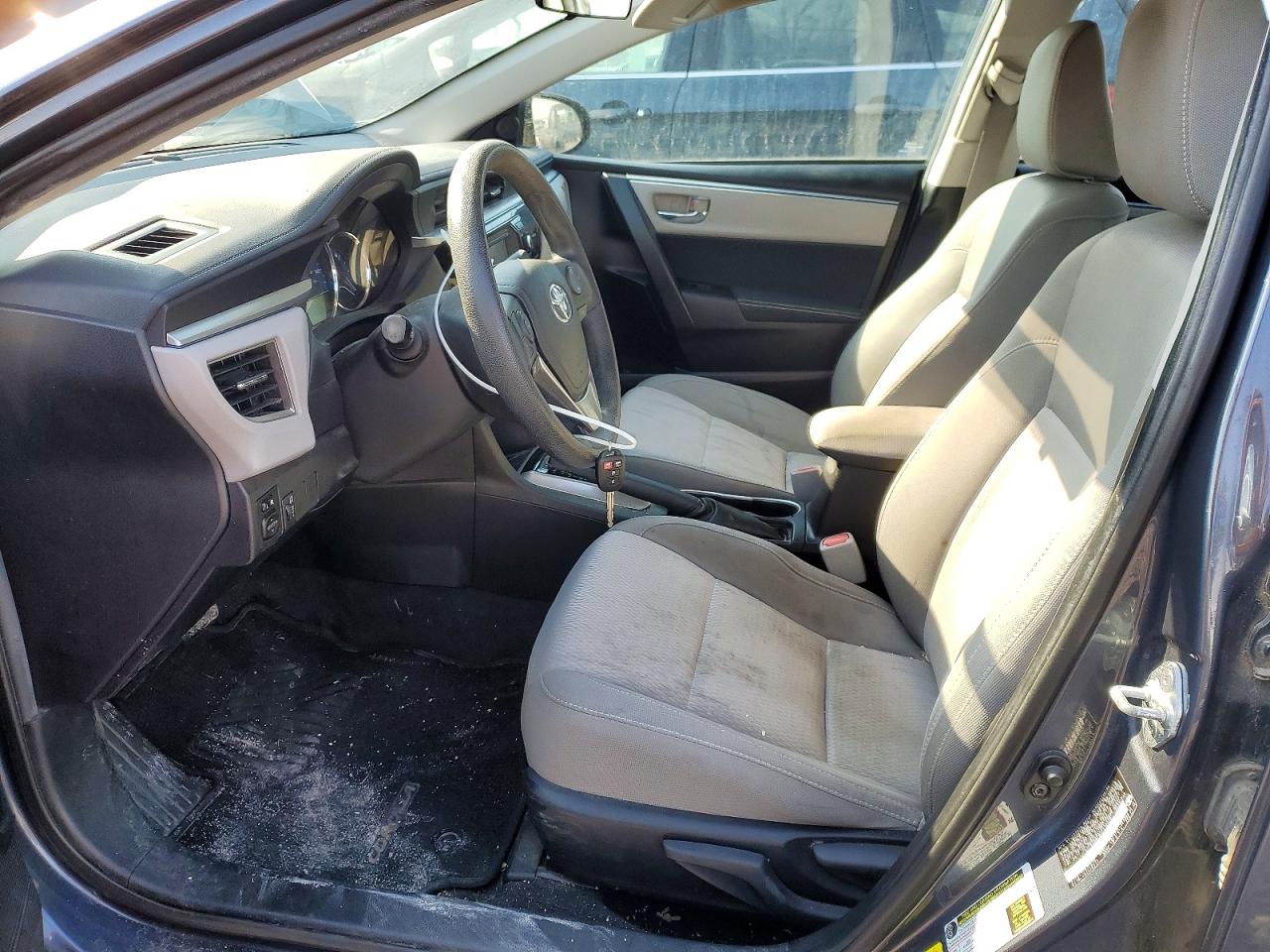 2015 TOYOTA COROLLA L photo 7