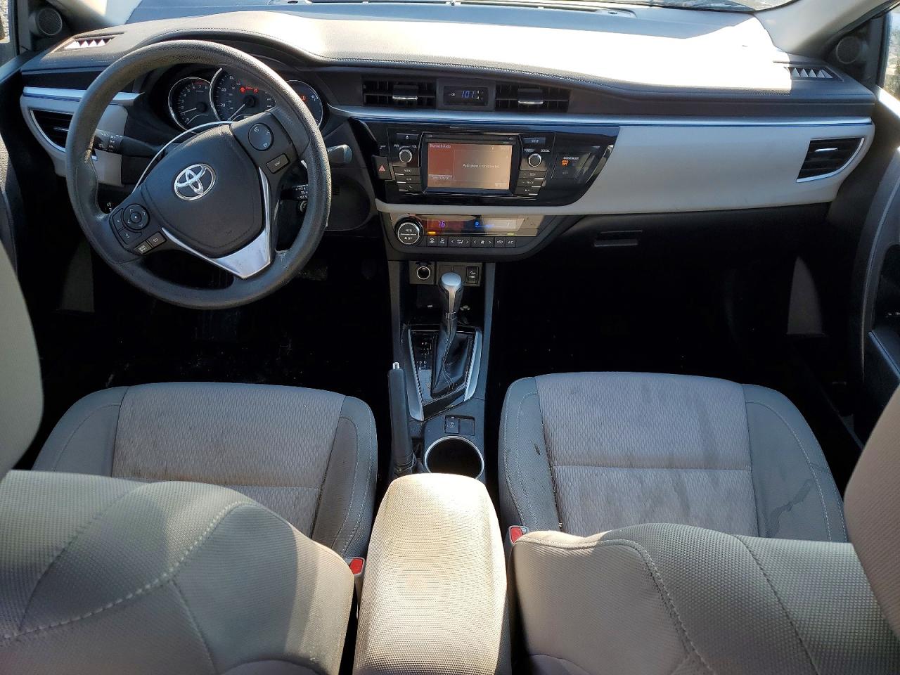 2015 TOYOTA COROLLA L photo 8