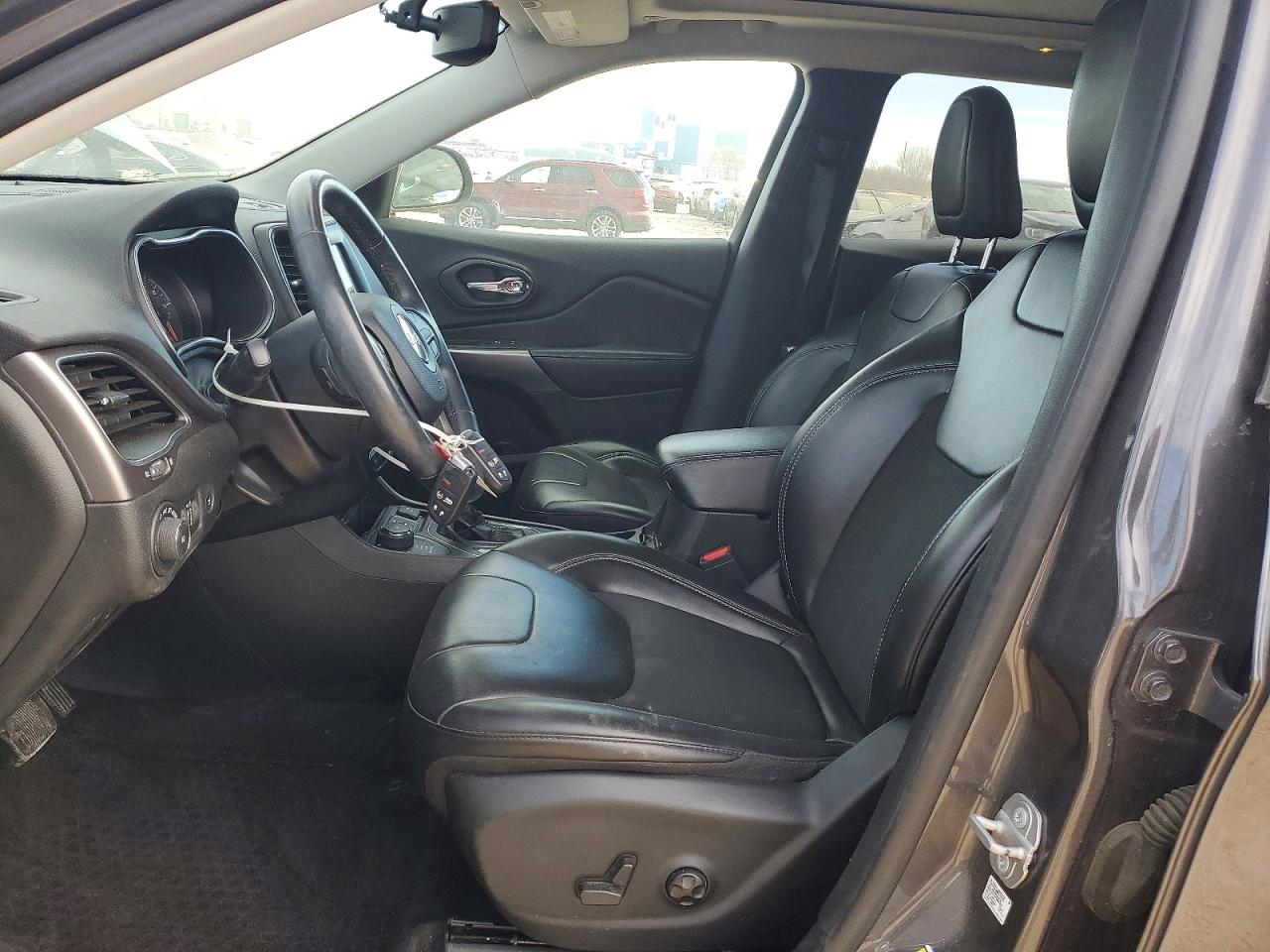 2019 JEEP CHEROKEE LATITUDE PLUS photo 19