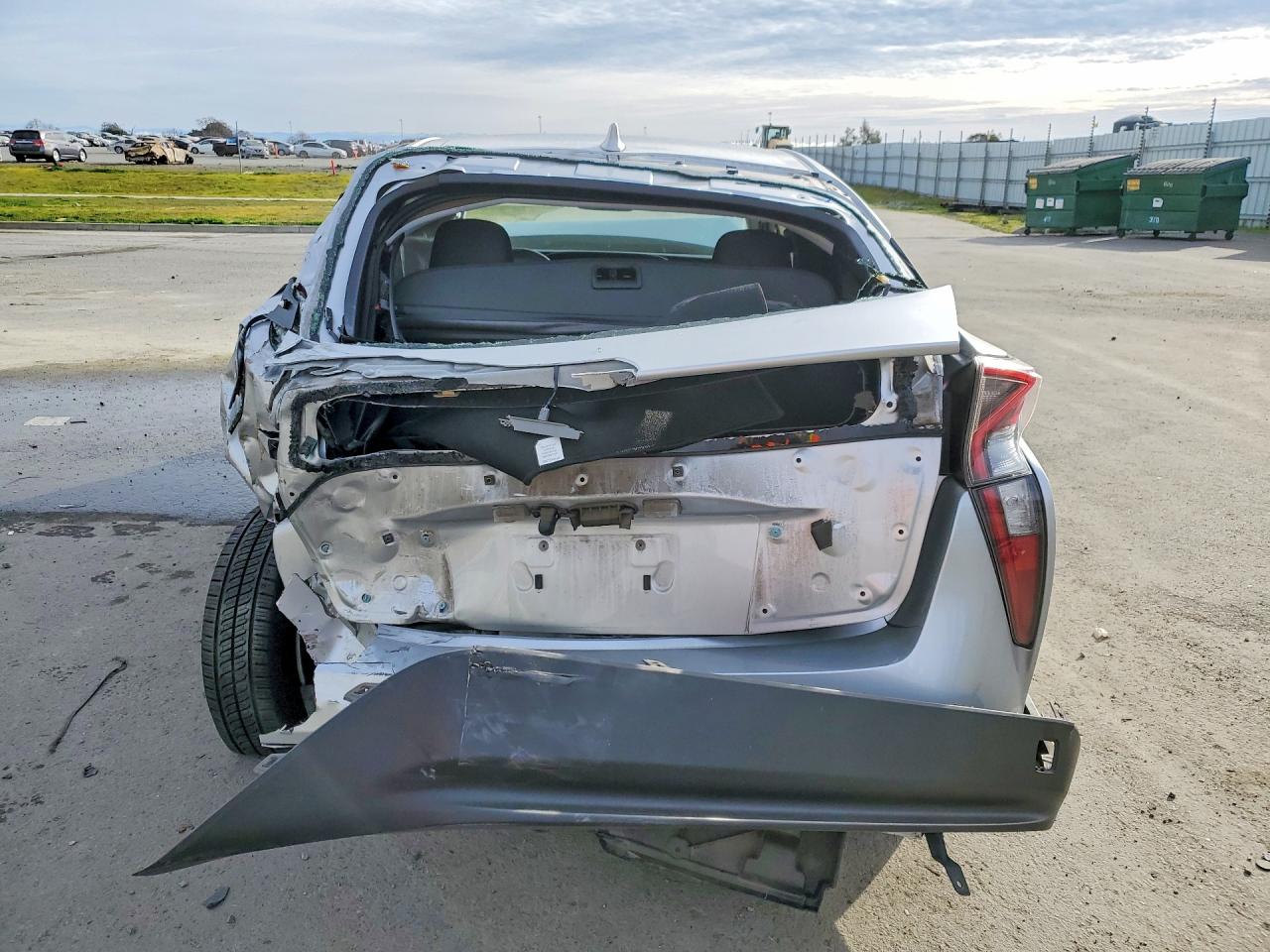 2016 TOYOTA PRIUS photo 6