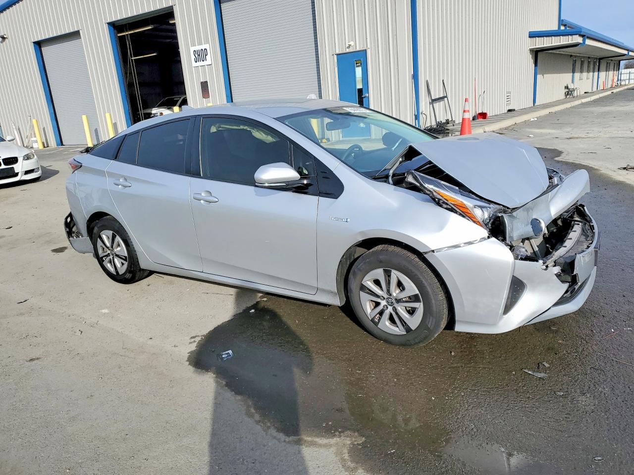 2016 TOYOTA PRIUS photo 4