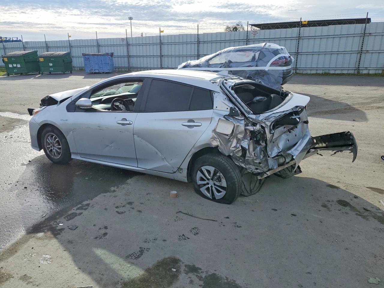 2016 TOYOTA PRIUS photo 2