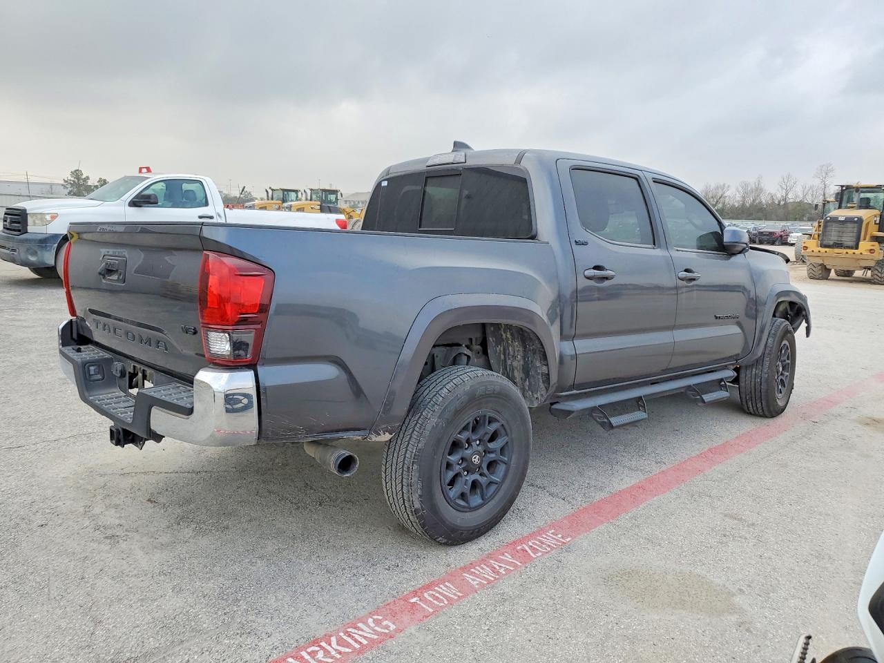 2021 TOYOTA TACOMA photo 5