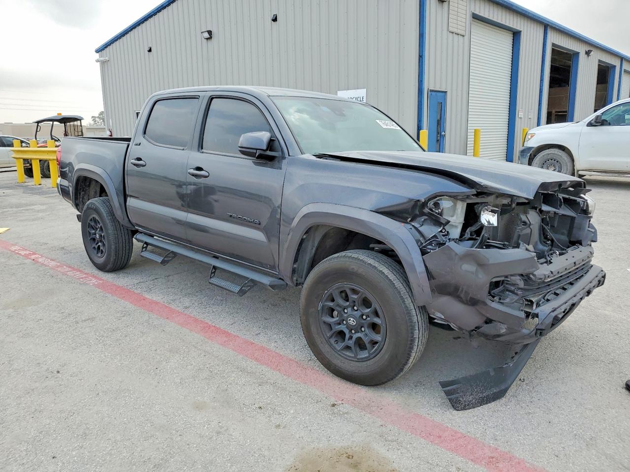 2021 TOYOTA TACOMA photo 7