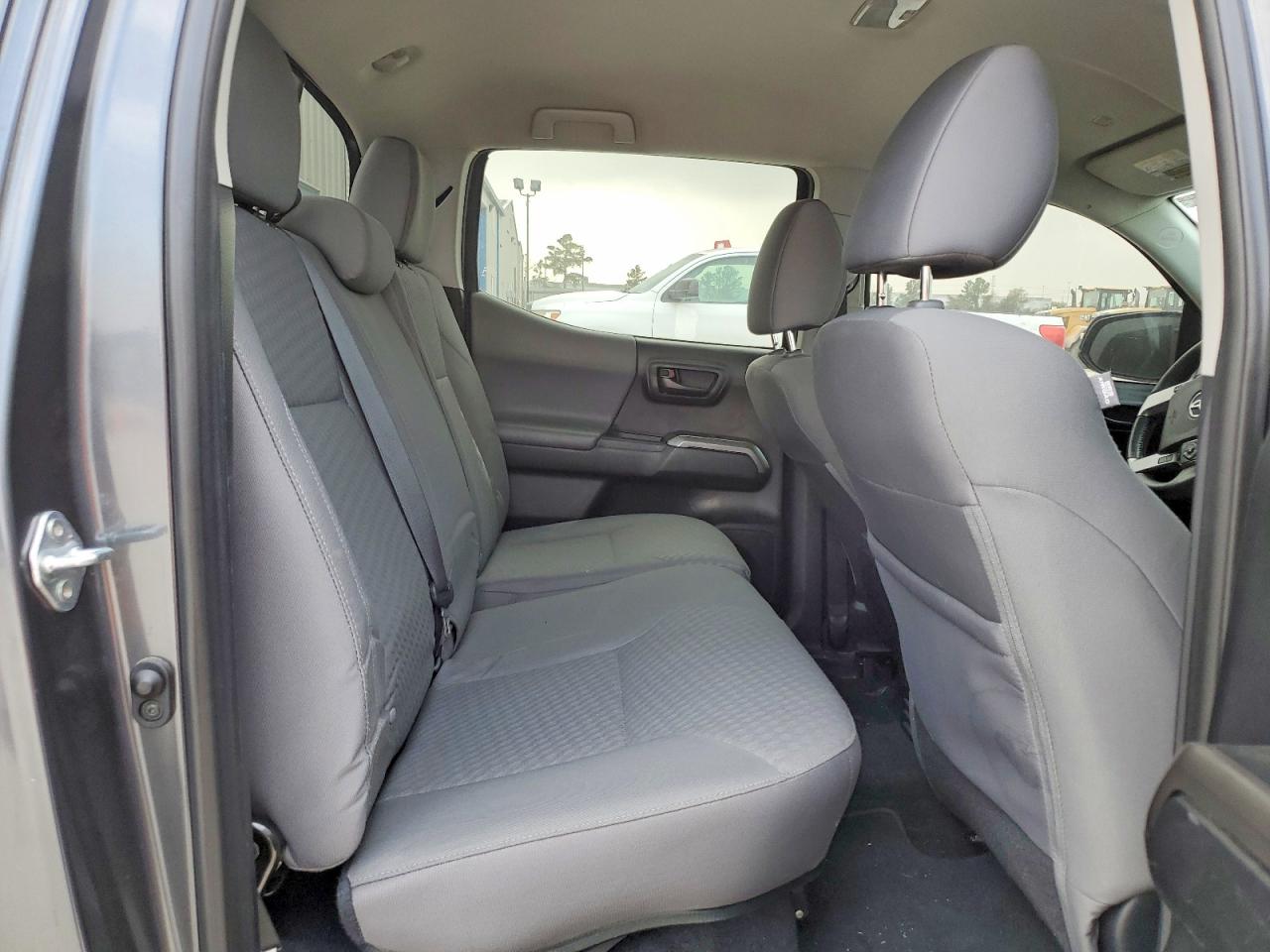 2021 TOYOTA TACOMA photo 19