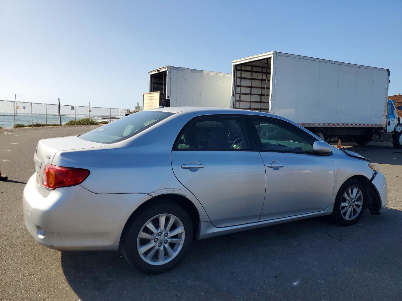 2010 TOYOTA COROLLA BASE photo 3