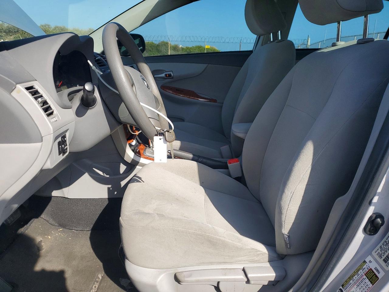 2010 TOYOTA COROLLA BASE photo 7