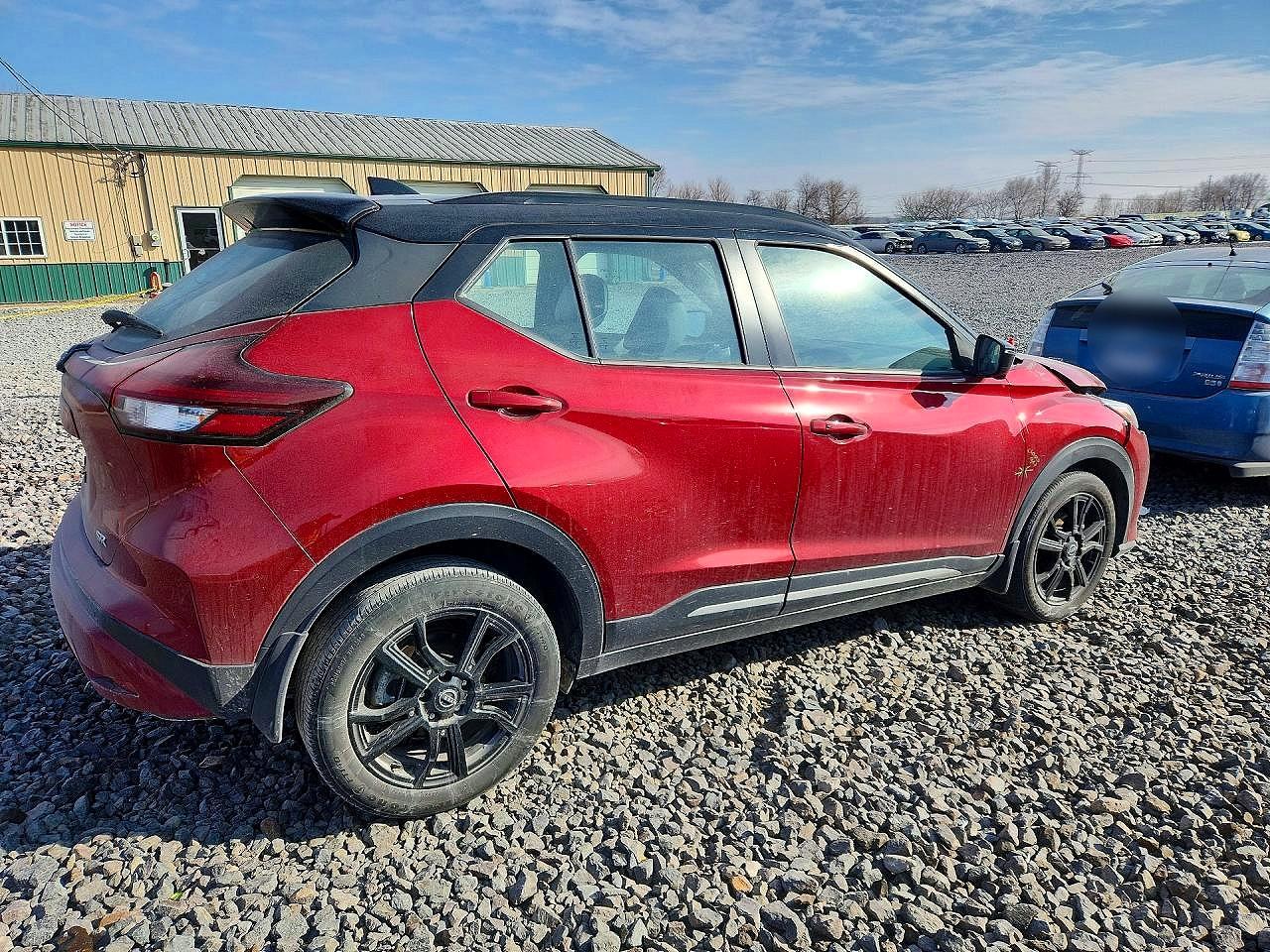 2023 NISSAN KICKS SR photo 3