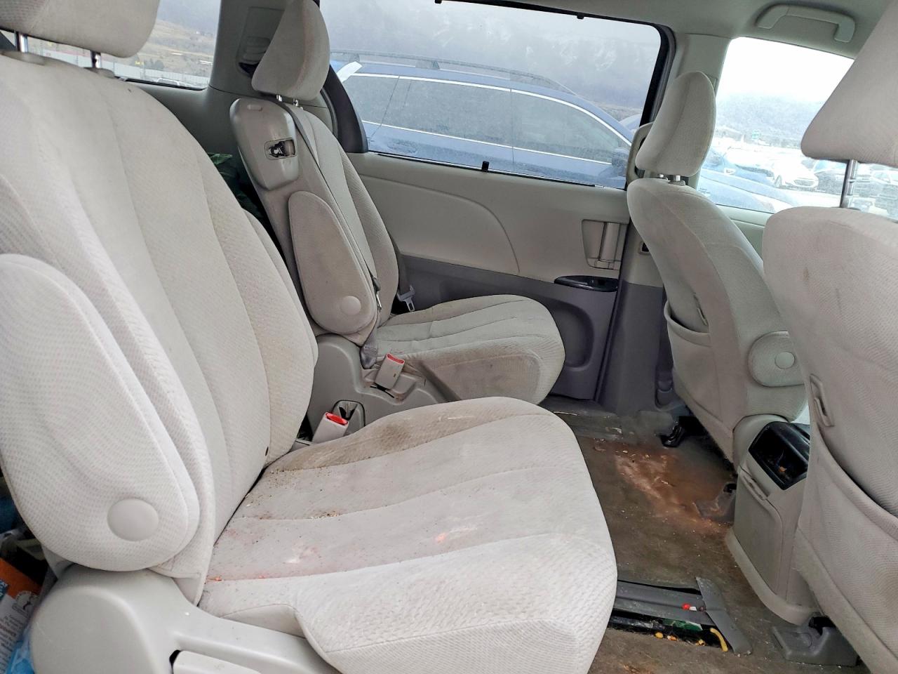 2013 TOYOTA SIENNA photo 19