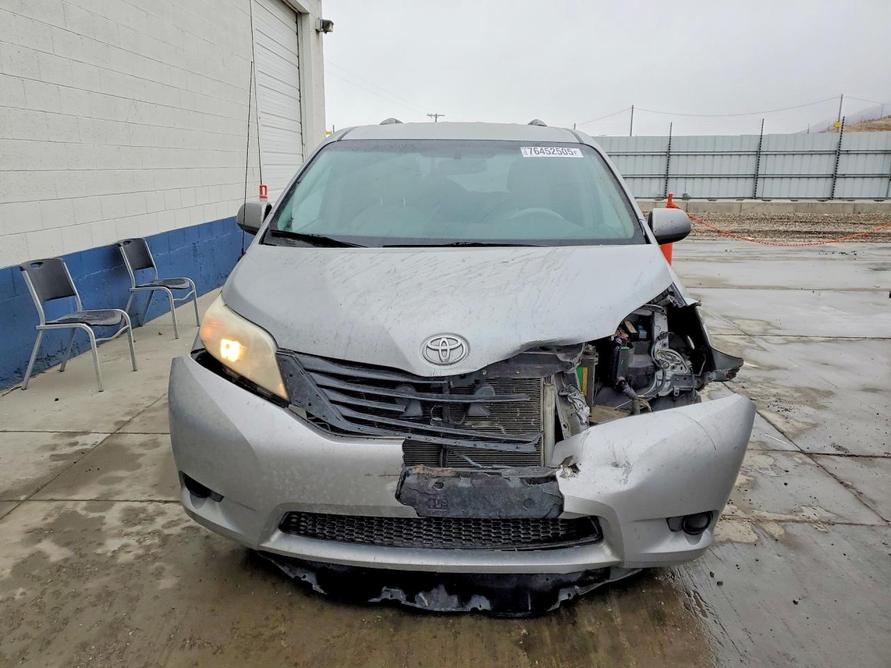 2013 TOYOTA SIENNA photo 9