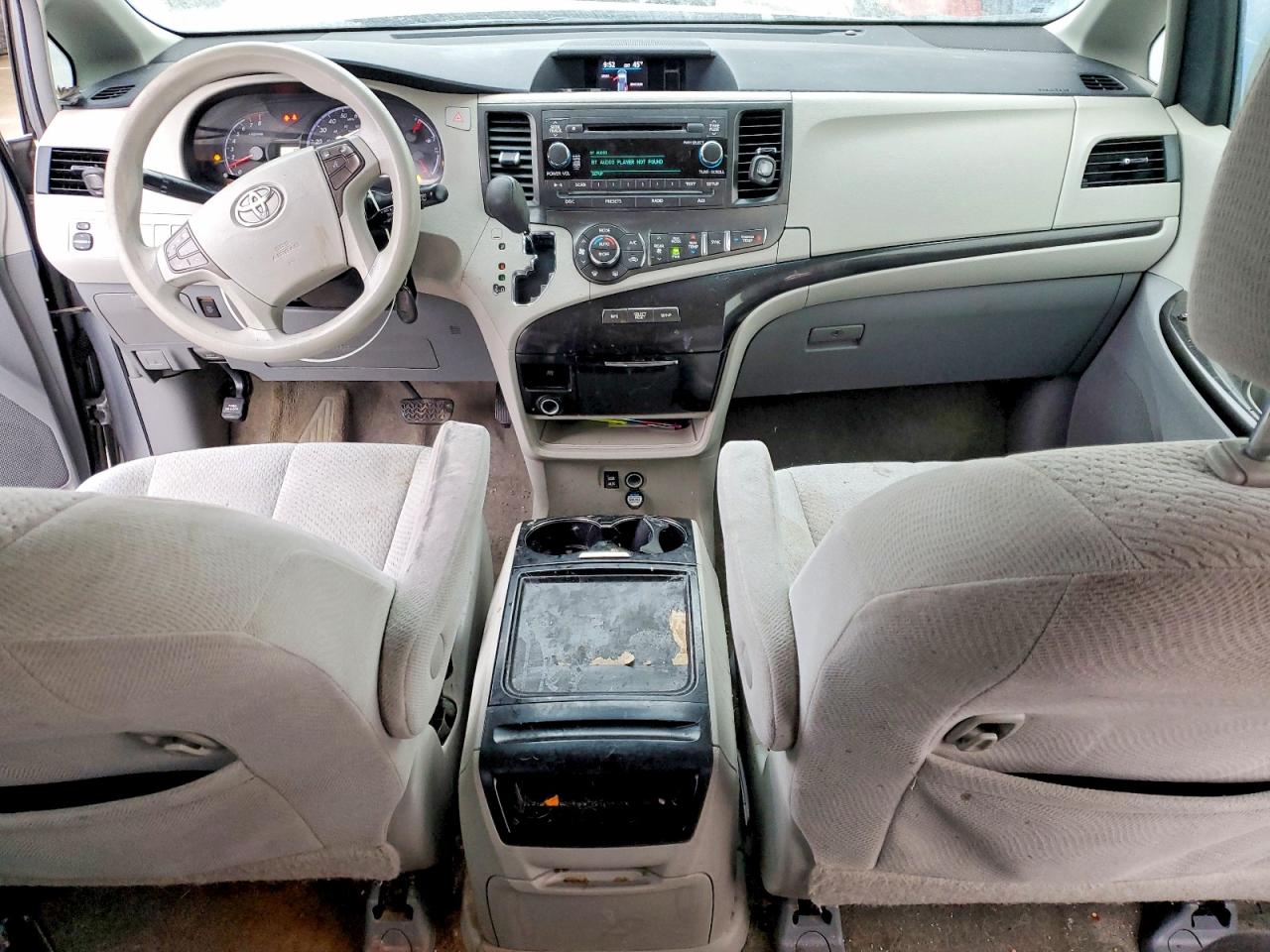 2013 TOYOTA SIENNA photo 15