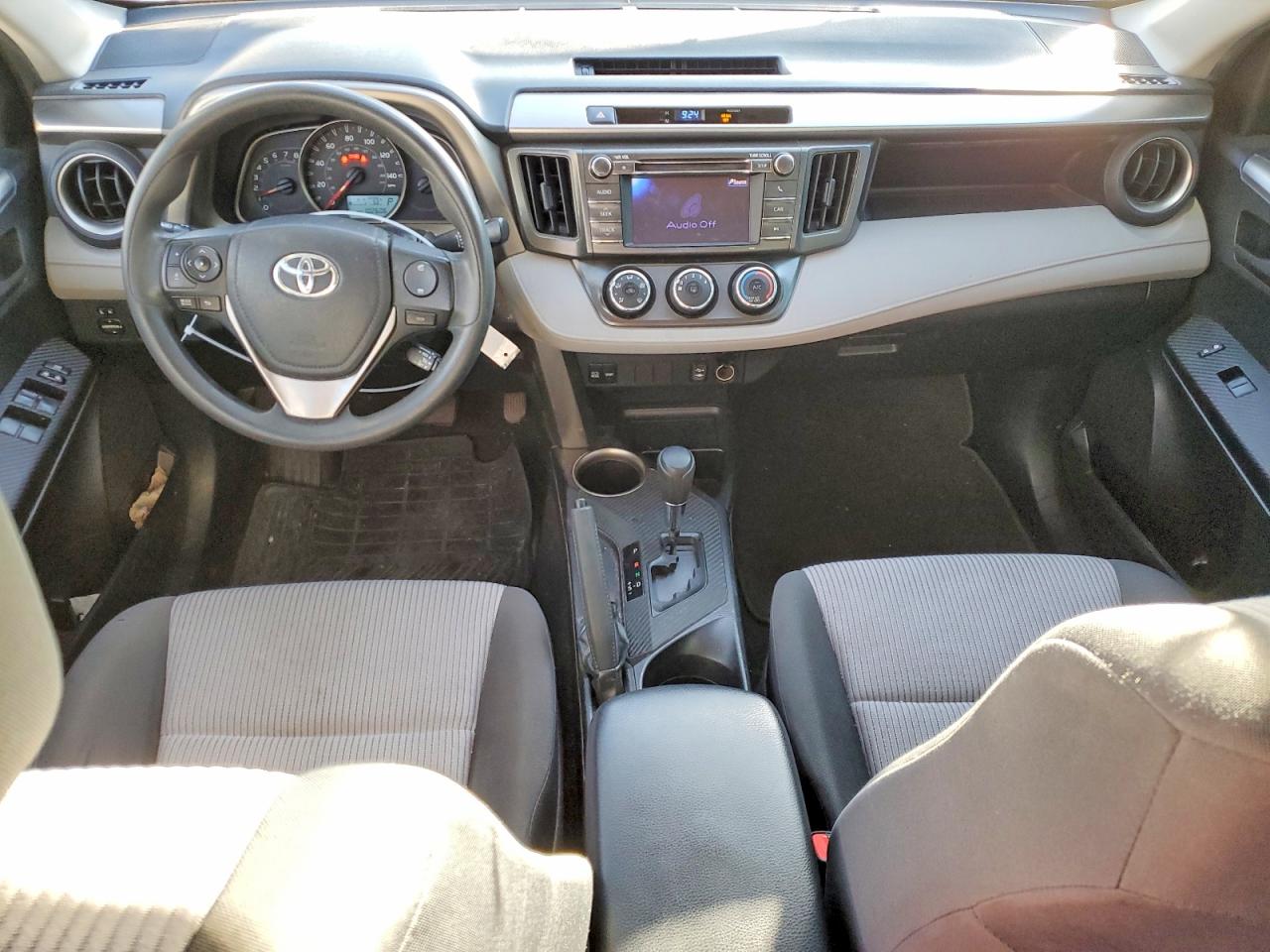 2013 TOYOTA RAV4 LE photo 8
