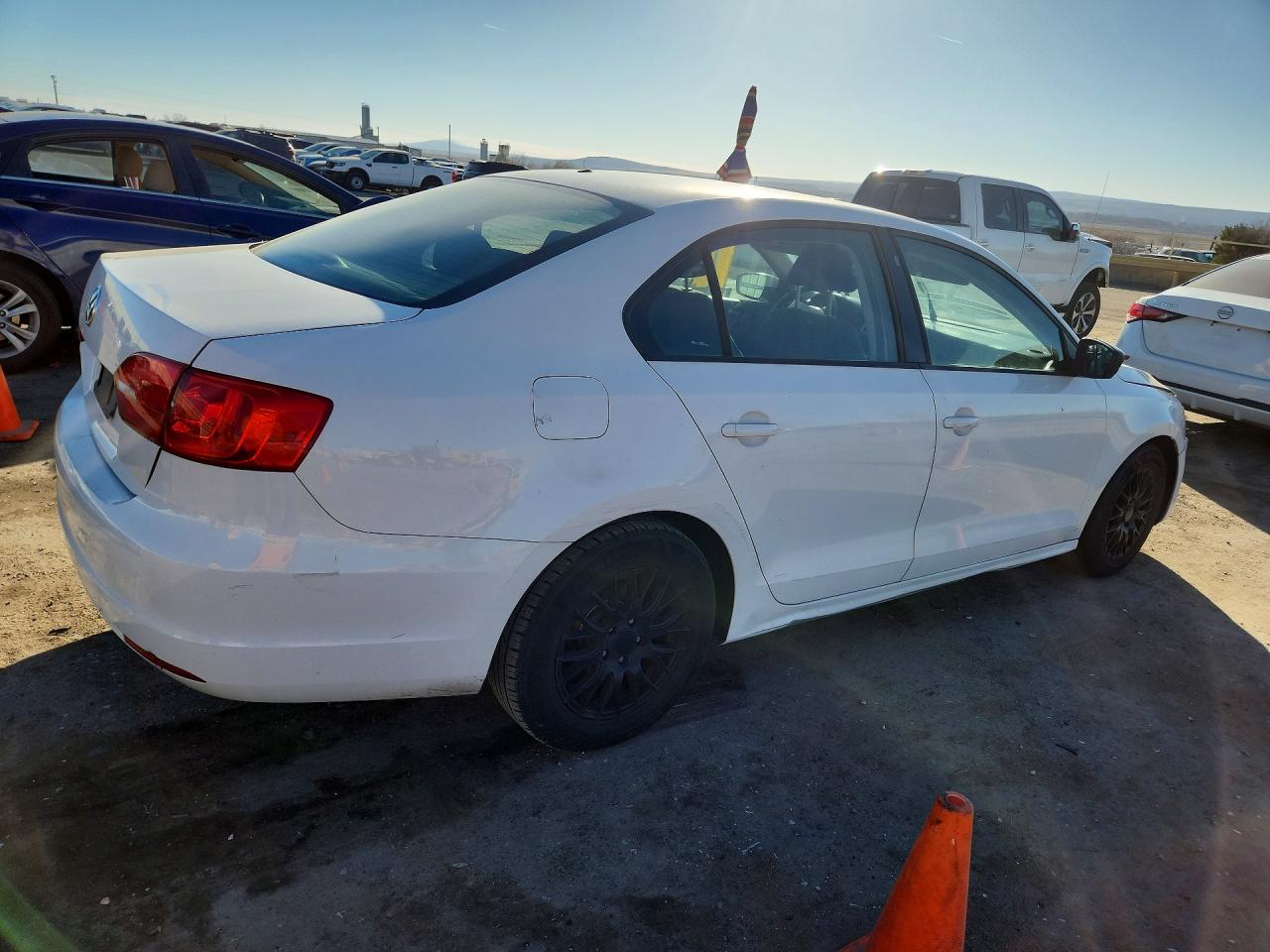 2012 VOLKSWAGEN JETTA BASE photo 3
