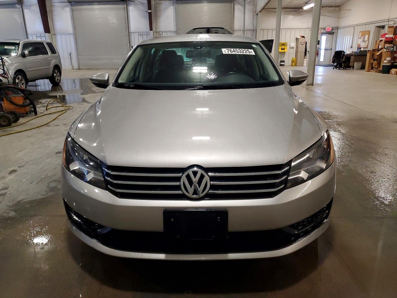 2012 VOLKSWAGEN PASSAT SE photo 5
