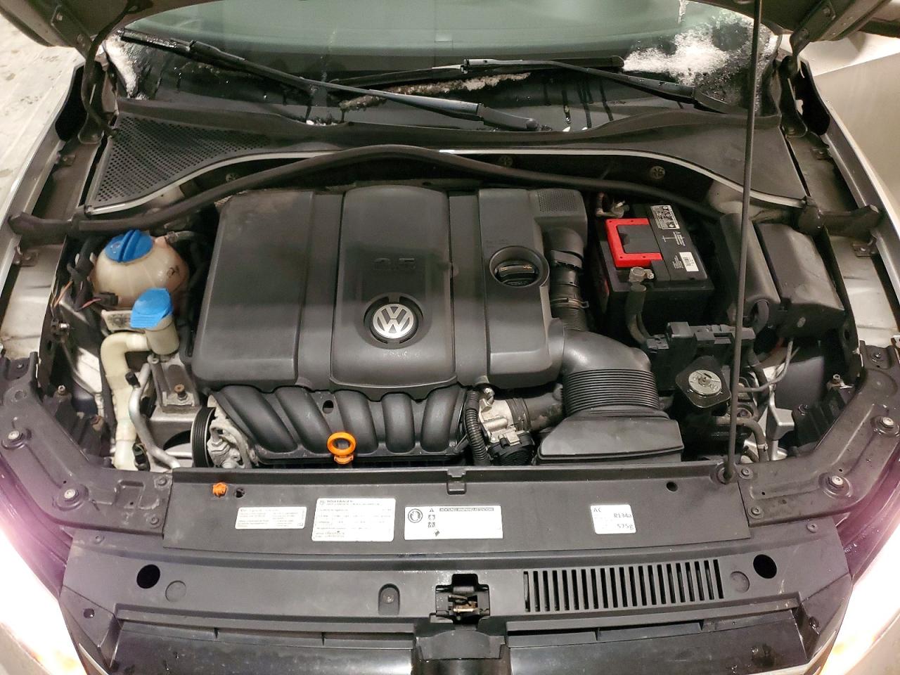 2012 VOLKSWAGEN PASSAT SE photo 11