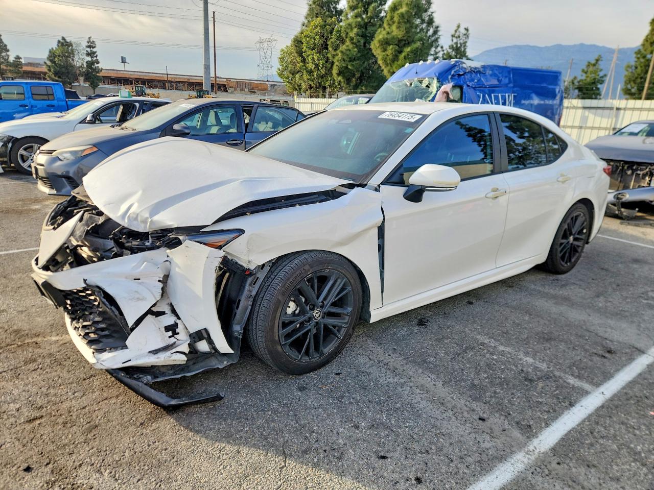 2025 TOYOTA CAMRY