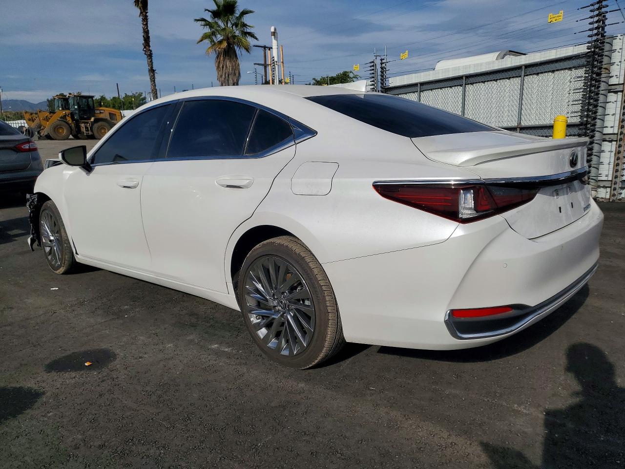 2025 LEXUS ES 300H BASE photo 2