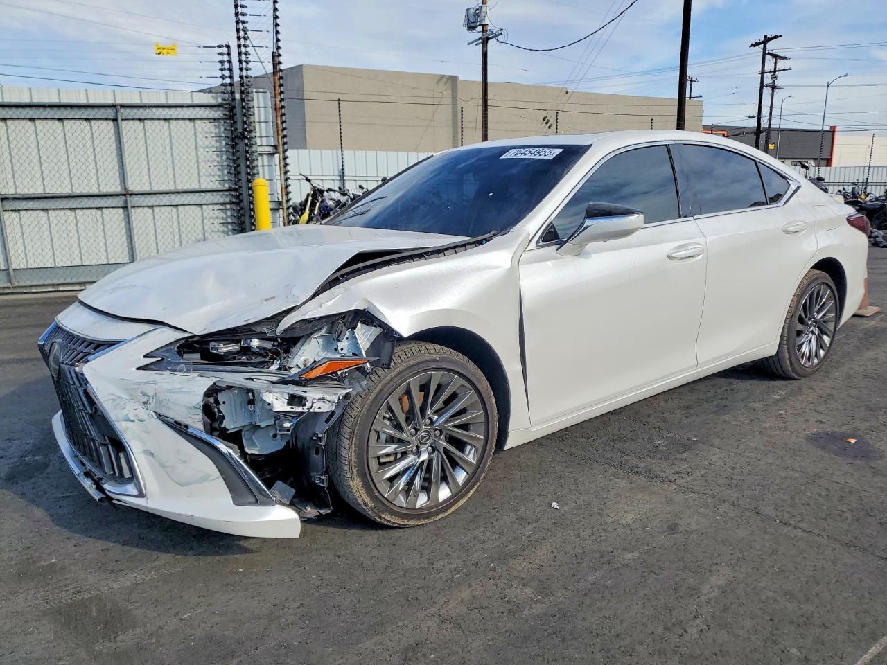 2025 LEXUS ES