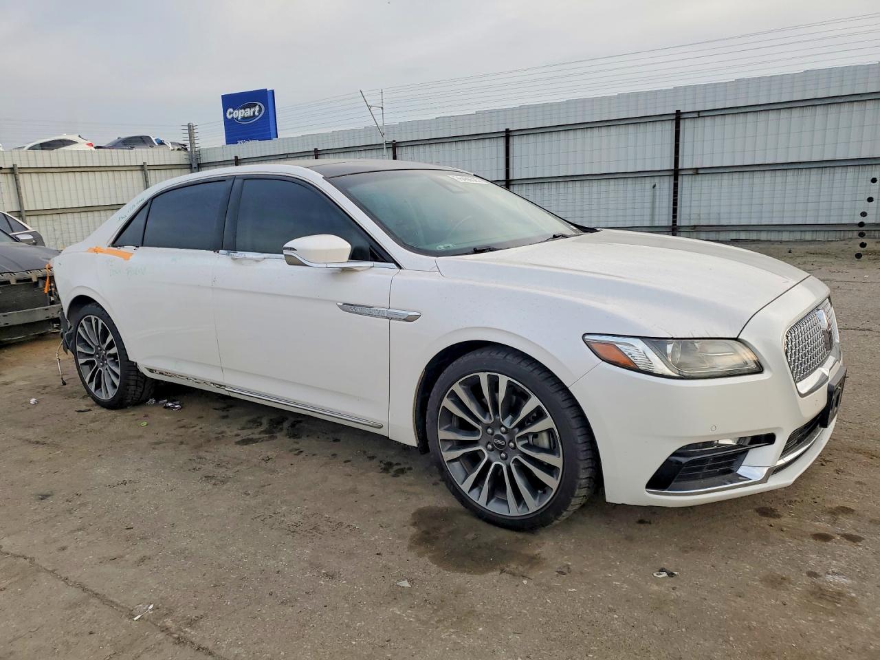 2019 LINCOLN CONTINENTAL SELECT photo 4