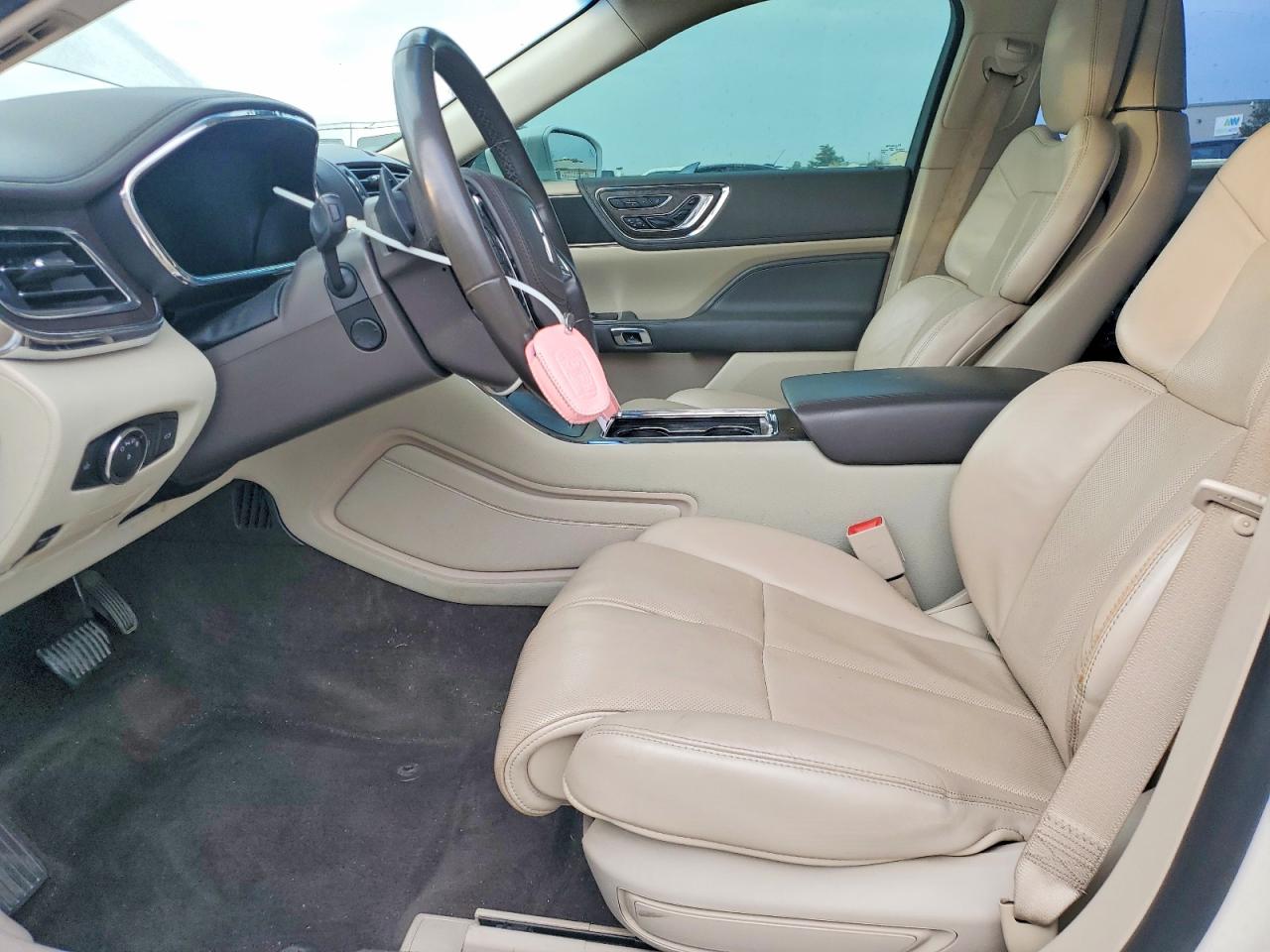 2019 LINCOLN CONTINENTAL SELECT photo 7