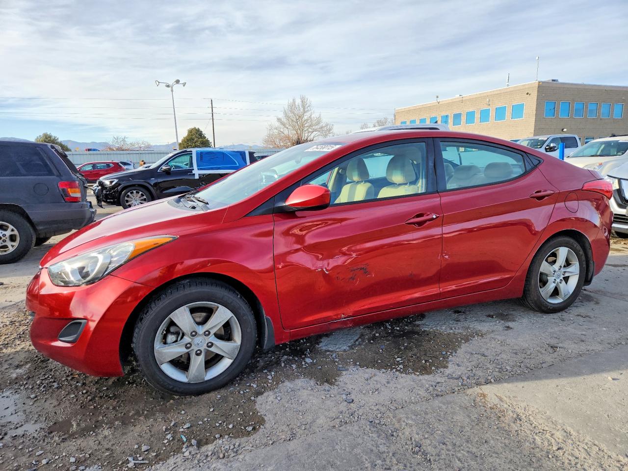 2013 HYUNDAI ELANTRA