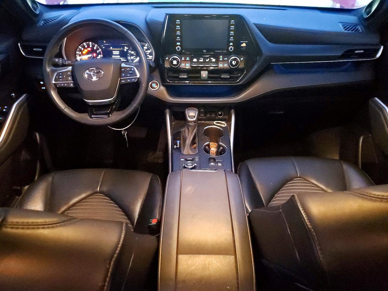 2021 TOYOTA HIGHLANDER XSE photo 22