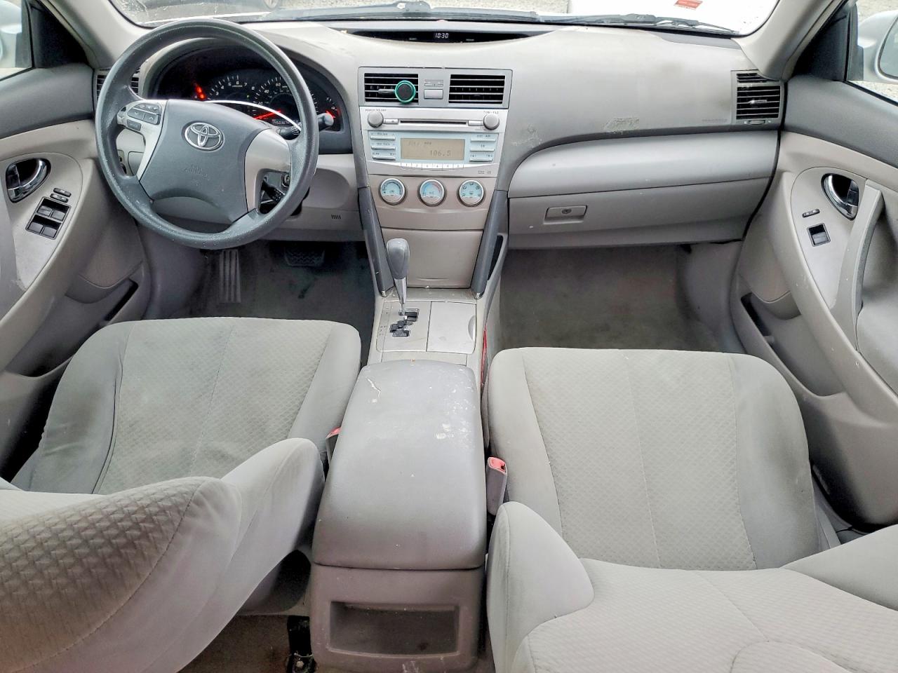 2009 TOYOTA CAMRY photo 15