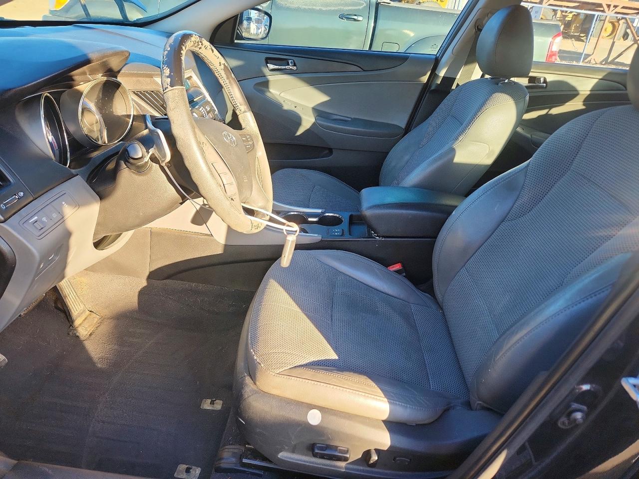 2013 HYUNDAI SONATA SE photo 13