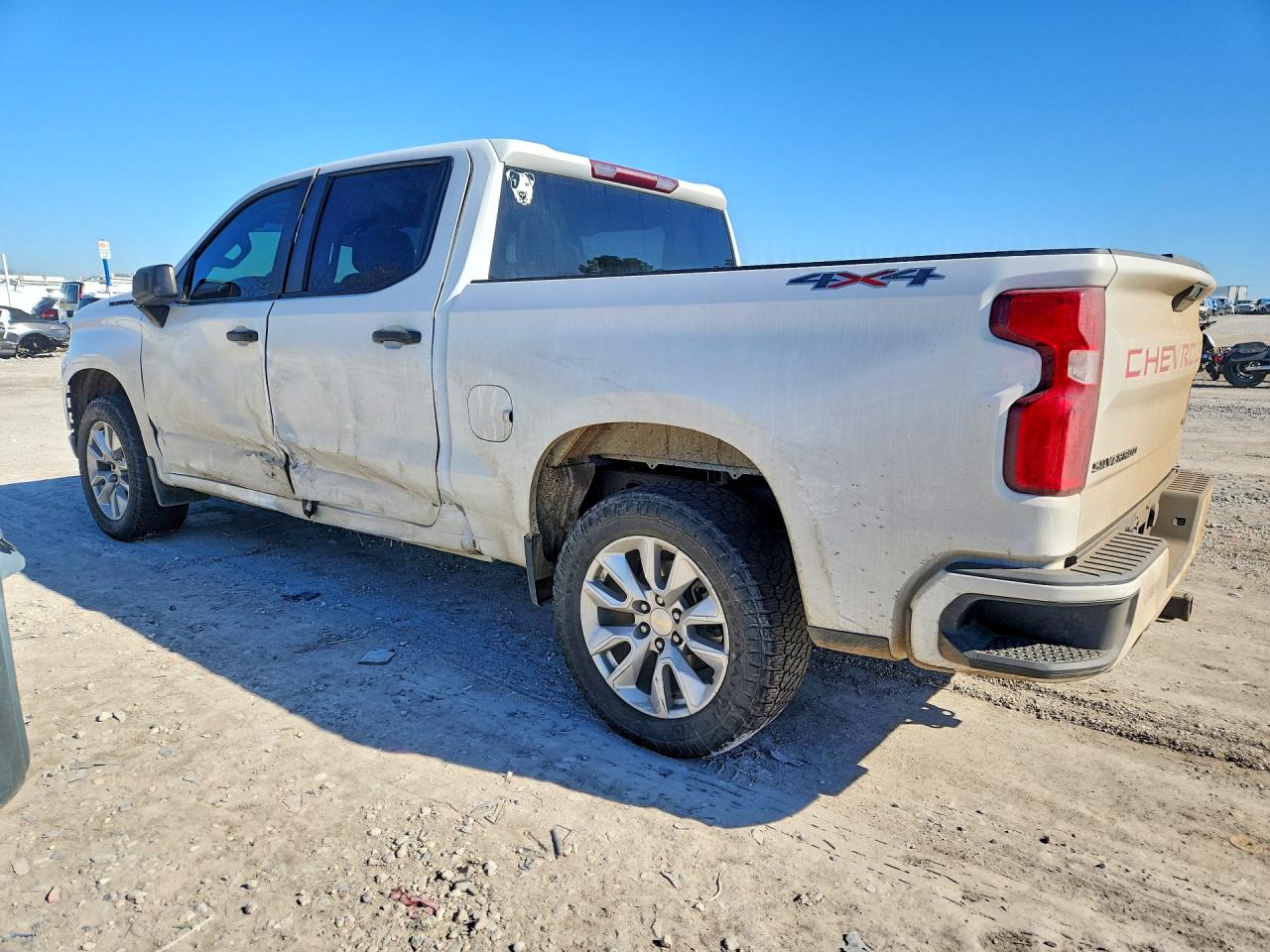 2021 CHEVROLET SILVERADO K1500 CUSTOM photo 3