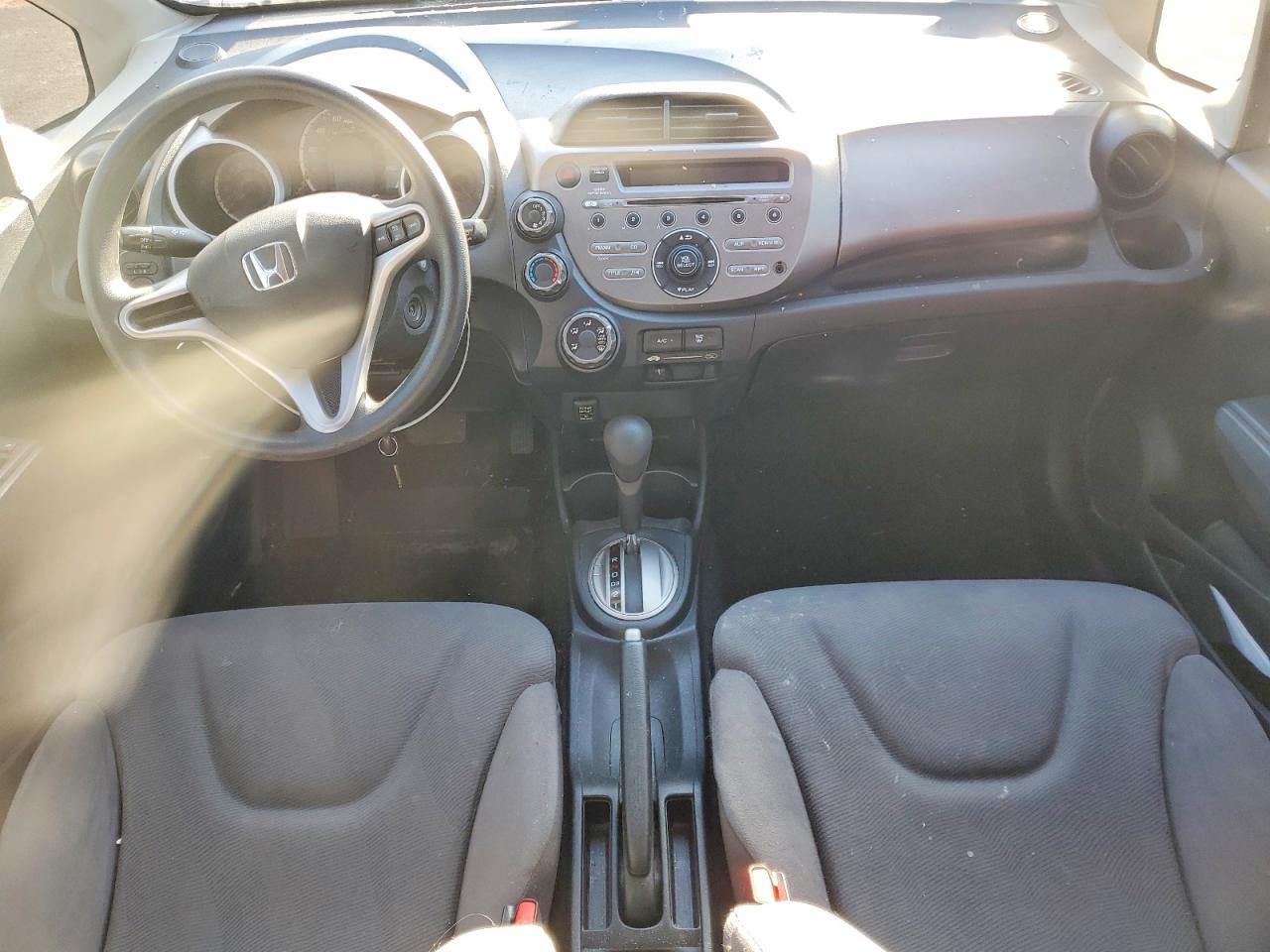 2013 HONDA FIT photo 8