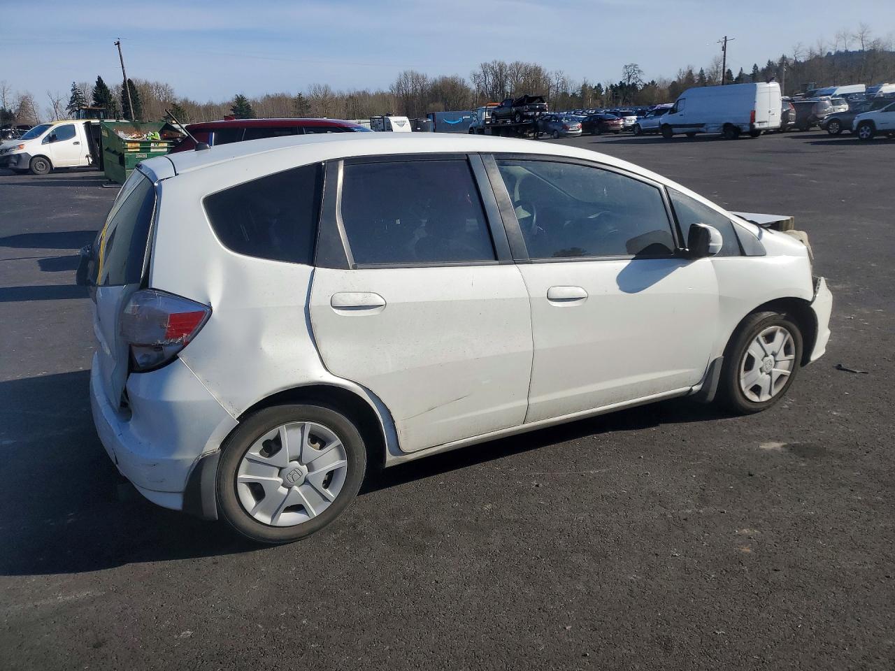 2013 HONDA FIT photo 3