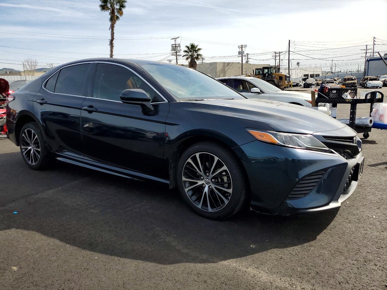 2019 TOYOTA CAMRY photo 7