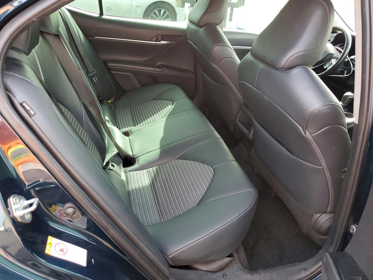 2019 TOYOTA CAMRY photo 19