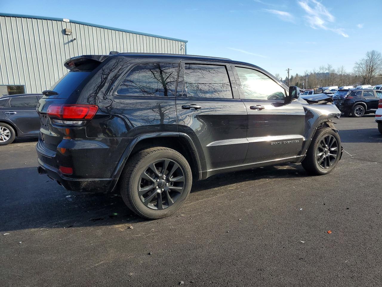 2019 JEEP GRAND CHEROKEE LAREDO photo 3