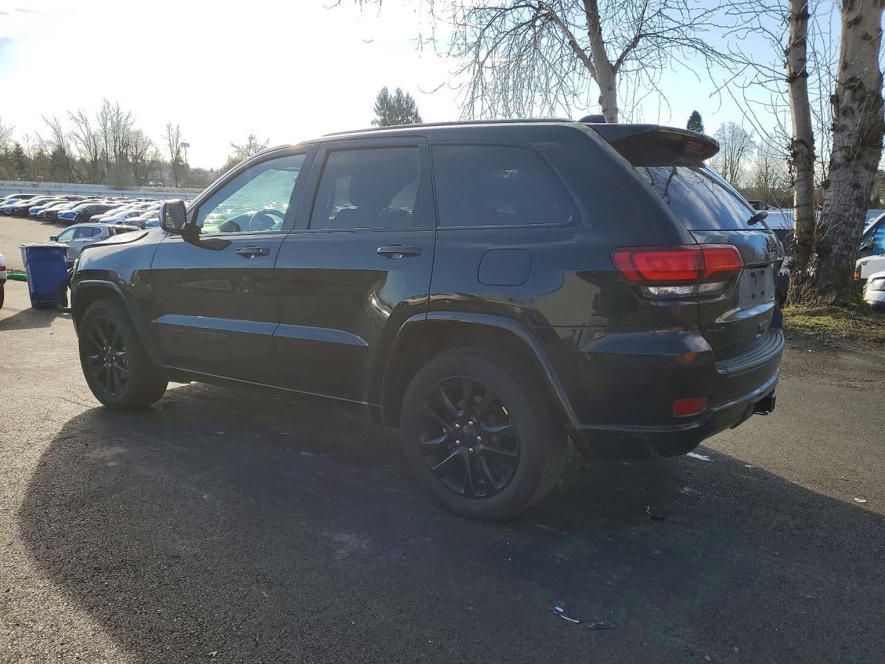 2019 JEEP GRAND CHEROKEE LAREDO photo 2