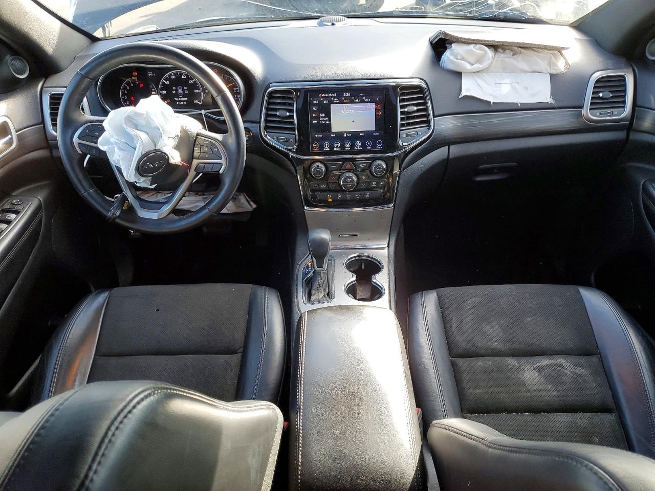 2019 JEEP GRAND CHEROKEE LAREDO photo 8