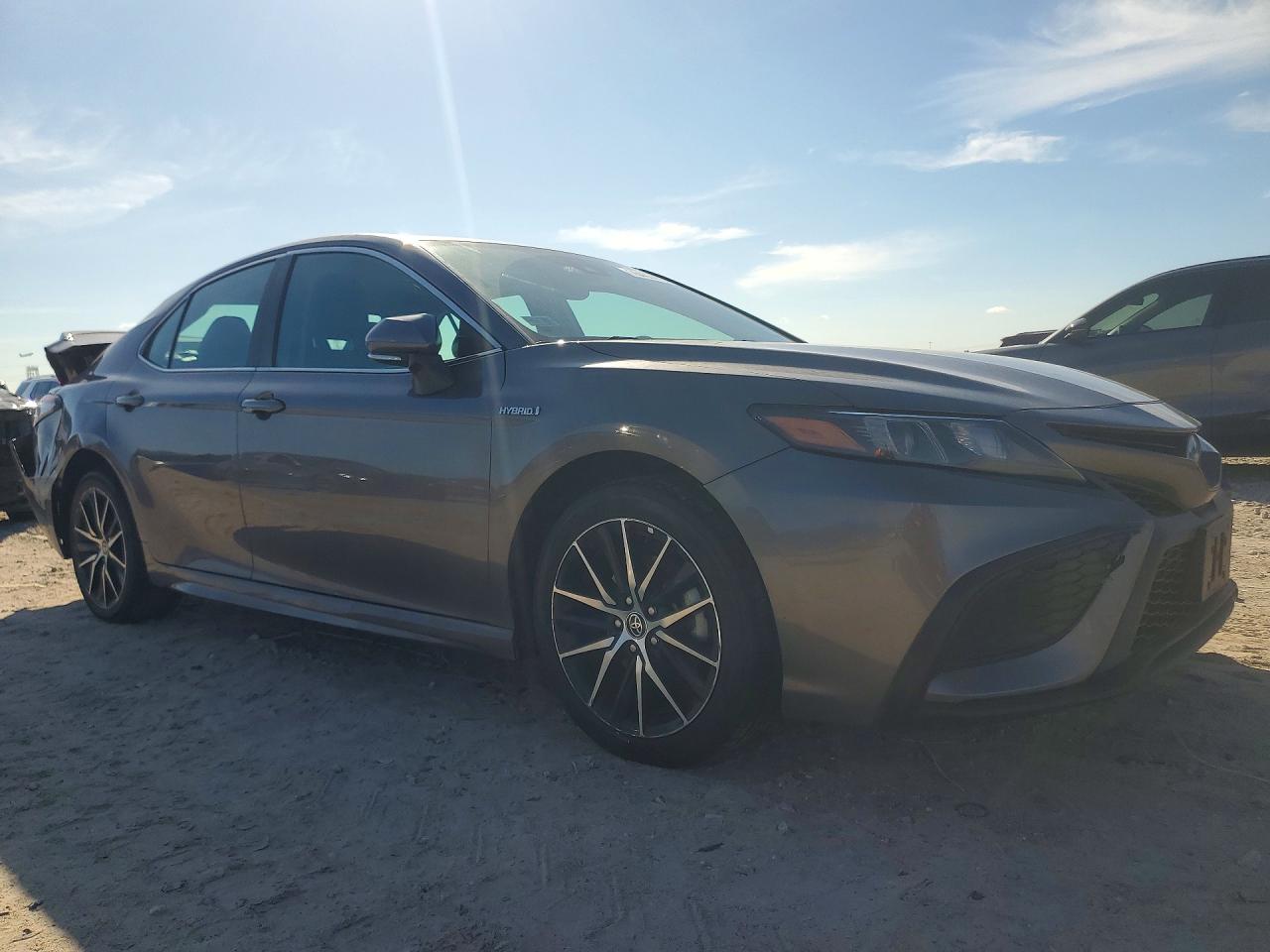 2021 TOYOTA CAMRY SE photo 10