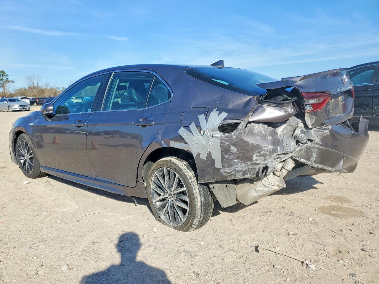2021 TOYOTA CAMRY SE photo 4