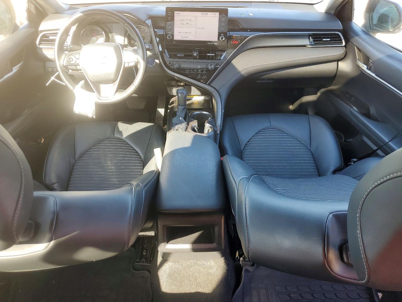 2021 TOYOTA CAMRY SE photo 22
