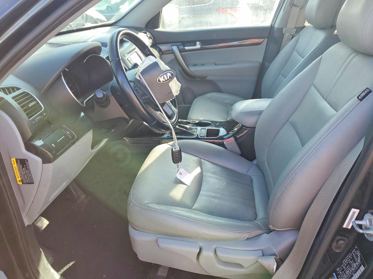 2015 KIA SORENTO LX photo 13